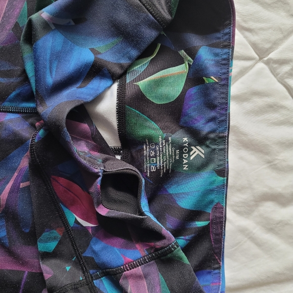 Kyodan Leggings with Mesh Side Panels - Picture 5 of 6